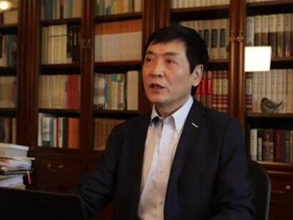 曹文轩教授从哪三个方面谈了写作的意义?写作创造了文明、财富和自由欲望——叶圣陶杯全国中学生新作文大赛“开赛第一课”。