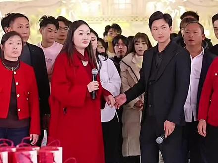 @风少爷AK(12月9日云南举办婚礼) @棉花糖【努力向前】 @唐三妹(阿奎老婆) @花小磊 @刘坤: @宏图