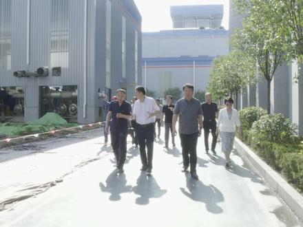 汲广树就重点项目建设工作进行现场办公