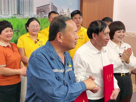 紧急通知,请扩散。蔗农抓紧时间安排,糖厂计划15号全面停榨。#紧急通知请扩 #杏芳村月饼 #化州糖厂 #陈耀 #耀明糖厂