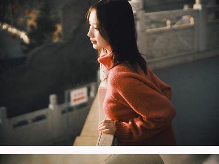 拍照的意义是什么? 人民日报说想拍就拍,想照就照,想炫就一定要去炫。十年后,再好的相机和技术也拍不出现在的你。喜欢拍照,因为看见照片就会想起来当时的心情和回忆。照片就是快乐的证据,过去的画面不定格下来就真的永远没了。我想在60岁的时候看到照片就能回忆起30岁的青春。以前是好记性不如烂笔头,现在是好记性不如拍个照。无论生活好坏,每天都是限量版。我们不必等待瘦了,美了,有钱了才去拍照,平凡的日常更值得去记录。#给陌生人拍照 #摄影#兰州约拍 #宋一张