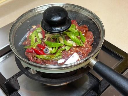 做肉类的焖菜还是牛肉最搭配,今天的茭白焖牛肉,巨好吃#茭白炒肉 #水油焖菜 #懒人快手菜 #懒人焖菜