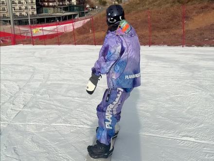 单板滑雪|学会正确摔跤姿势,保你小命
#极限运动 #滑雪教学 #单板滑雪 #单板女孩 #滑雪教练