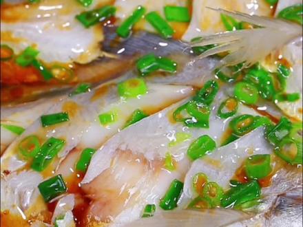 想吃鱼你就像我这样做,鲜嫩可口,肉质紧实,做法一点也不难#宅家抖出好食光 #春日美食大赏 #抖音美食创作人 #清蒸鱼