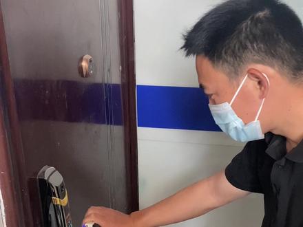 听说小黑盒(特斯拉线圈)能开智能锁,今天就给大家还原事实真相!#智能指纹锁