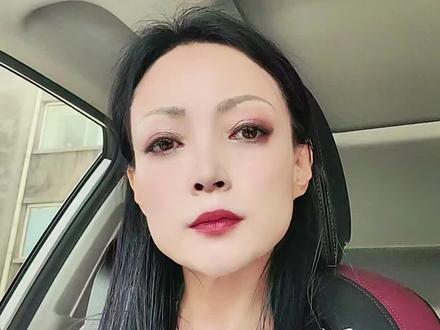 如果旧手机卡已注销,华为账号密码也忘记了,可通过紧急联系人验证码重置密码来退出旧账号,具体操作如下:
1. 进入手机或平板“设置”,点击“华为账号”。
2. 进入“账号安全”,点击“安全中心”,选择“找回密码”。
3. 输入需要更改密码的华为账号,在验证方式中选择“紧急联系人协助验证”。
4. 按提示提供紧急联系人姓名、手机号,获取并输入验证码。
5. 验证通过后,即可设置新密码,然后使用新密码登录并退出账号。
若未设置紧急联系人,可尝试通过华为官方链接https://forgot.cloud.huawei.com进行自助申诉。申诉时需提交实名信息、历史密码、设备序列号等证明材料,审核通过后可重置密码。#手机号注销#华为账号密码忘记了 #紧急联系人 #生活小妙招 #申诉