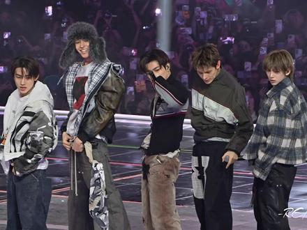 我就跟着烤蹄子这样《GO》到明年 #cortis #安乾镐 #马丁 #赵雨凡 #严成玹