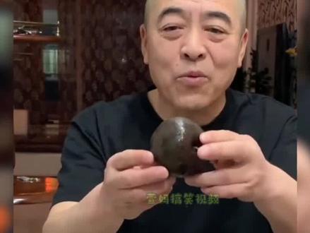 是这个东北大爷,把蘸酱菜吃火了,还有人记得粉碎哥吗? #吃货日常 #东北粉碎哥 #爆笑 #东北蘸酱菜