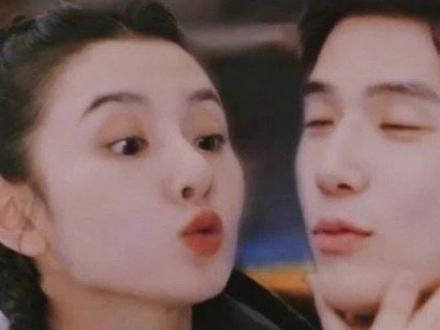 #宋祖儿 一段走心的采访,话说遇到给你系鞋带的男生#王安宇 不考虑考虑嫁了吗🙊🙊(ps隐藏的🍬:王安🐟是水瓶,宋祖🦢是双子)#爱情 #恋爱 #情侣 #情侣日常 #上热门 @抖音小助手