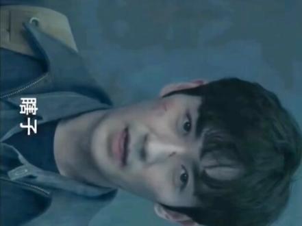 我更相信这一段吴邪的撒手瞎子的愤怒来自于原著中被焦老板弄得血肉模糊生死未卜的小花,为花报复 #重启之极海听雷 #盗墓笔记嫩牛五方