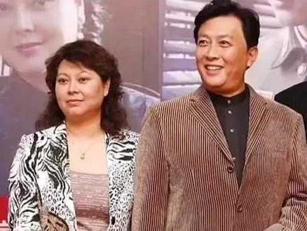 唐国强大年三十逼死结发妻,为了娶小三!
