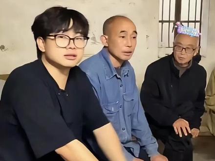 子安寻亲,父子相认,带父亲回老家。 @子安环球故事 中国网红《子安环球故事》回国寻找失散多年的父母,父子相认,准备带父亲回老家。#子安环球故事 #寻亲 #子安寻找父亲 #感动中国 #子安的父亲