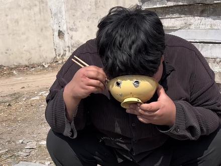 你怎么能这样对哥哥呢弟弟..