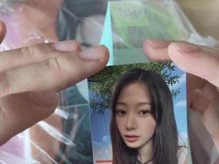 九十九米的女团盲盒居然没出专辑,可是主播仍然呲着个大牙傻乐,究竟是被气疯了还是另有隐情#Kpop女团#盲盒#aespa#winter金玟廷