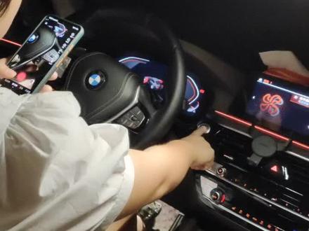 宝马车给的高级感,开车方向盘自己升降