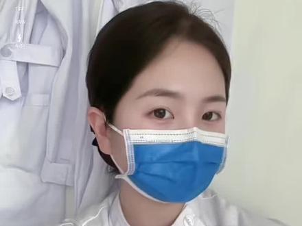 给个面子 看看摘掉口罩美不美#圆脸甜妹 #真实的护士