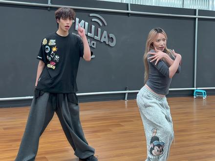 周迅独白上头,这段编舞更是上头
纯享版送给大家,别忍着了,我知道你们都蠢蠢欲动
#DD唯编舞 #challenge #周迅 #跳舞当然要记录 #练不完的舞