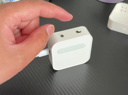 用户奇葩要求,给飞猫m2电池加个开关,这样想怎么用都方便了#还有这种操作 #玩个很新的东西 #一般人不告诉他 #随身wifi