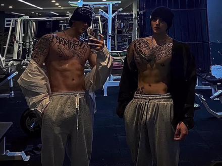 #腹肌 #健身男友的日常 #纹身 你跟哥说实话 你对哥有意思吗