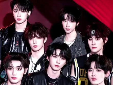 哥几个的抖音一看就是自己在玩#时代少年团在抖音宠粉交作业 #时代少年团 #抽象 #搞笑 #宠粉