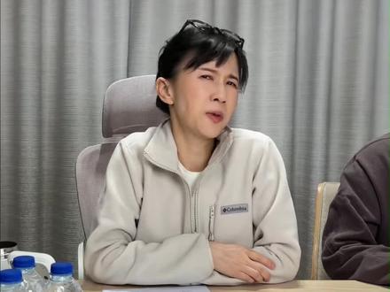 #papi酱依旧预言家 不像想象中的春晚导演,像她亲眼见过的 早说了预言家要被首刀,papi酱你还是这么莽撞#papi酱#春晚#小品