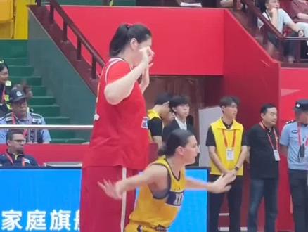 中国女篮张子宇精彩片段合集
张子宇大打四方#张子宇集锦