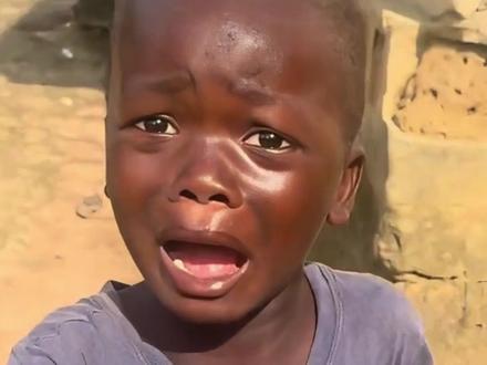 随机吓坏一枚小包浆😂 #非洲小孩 #记录海外生活 #调皮捣蛋的小家伙 #非洲十二少