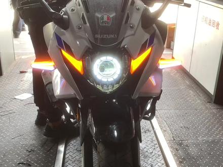 铃木GSX250改装升级大灯和转向灯,再也不怕晚上走夜路了,原厂的实在太暗了#内容过于真实 #第一视角 #一顿操作猛如虎