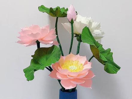 皱纹纸 荷花 一花一世界#纸艺荷花制作方法