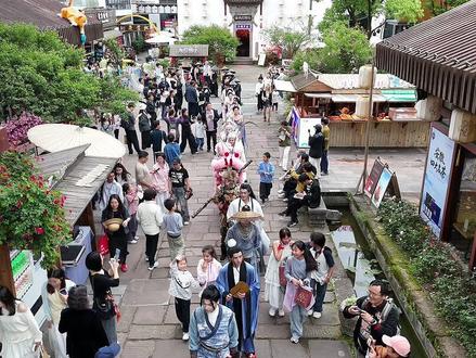 齐云山剑来江湖版攻略来了!看完直接冲现场了# 剑来 #齐云山#原来神秀山真的存在 #来齐云山走进剑来世界 #跟着剑来去旅行