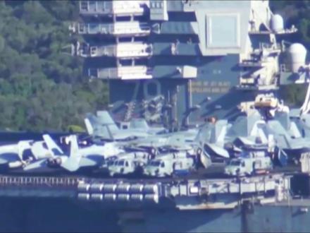 美伊战争三十八天:五万美军集结波斯湾,一场豪赌还是必败局? 五万美军精锐压境,三艘核动力航母堵在波斯湾门口,还有两艘两栖攻击舰保驾护航,这样的阵容号称能一夜踏平伊朗,可谁能想到,这场被特朗普政府吹成历史性决战的冲突,打了38天连一次真正的大决战都没有,更颠覆认知的是,新华社曝光的一组数据直接戳穿谎言,美军在波斯湾部署了180架战机,日均实际空袭还不到10架次,五万大军里,能真刀真枪上战场的连三成都是凑不齐,剩下的全在半路上磨洋工,这场声势浩大的军事行动,被军事专家扒底后,说白了就是一场史上最混乱的战争热身赛,连摆样子都摆不明白,#硬核深度计划 #全球创作者计划 #零基础看懂全球 #时代的荣耀 #伊朗