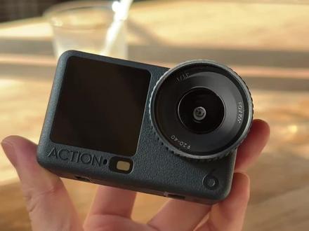 大疆action6如何清晰又好看|新手保姆级教程
📸 参数
▫️分辨率:4K 50 帧
▫️防抖:超强增稳 + 标准模式
▫️曝光: + 0.3
▫️ISO:白天 100-1600
▫️白平衡:自动
▫️色彩:普通 10bit
💡 新手指南
▪️拍人像纹理 - 1:自带柔和磨皮感
▪️胶片影调 :机内 6 款滤镜直接选,富士感、复古风一键直出
▪️4K 自由裁切:1/1.1 英寸方形传感器➡️拍一次能剪出多种比例,哈哈哈这个真方便🤣
▪️生态配件友好:双向磁吸快拆超方便,多设备玩家电池和配件通用
▪️双人收音自由:支持双 DJI 麦克风无线直连,不用接收器,骑行、徒步时能清晰收录对话和环境音
还有什么想看的欢迎 留言~🥰
#相机参数分享#大疆action6 #运动相机 #摄影 #相机使用教程