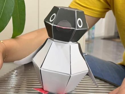 让我看看谁还没收好朋友亲手做的弹跳企鹅~#手工diy #玩个很新的东西