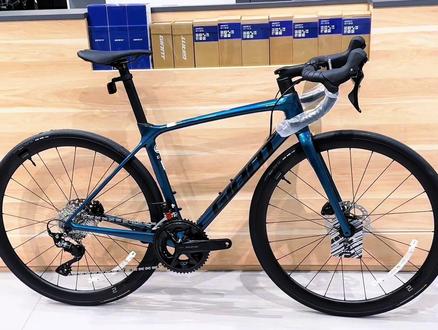 遇事不决tcr ,遇tcr不决就选次顶级!捷安特2024款Tcr adv pro disc 2,捷安特次顶级碳纤维车架,碳叉碳座杆,捷安特slr2碳轮真空胎,禧玛诺105最新24速油碟大套,¥19800香不香#捷安特 #捷安特tcr#捷安特tcradvpro2d #捷安特新塘新新大道南店 #骑车党必看的公路车推荐