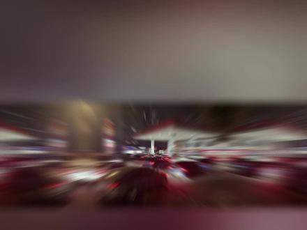 车主连夜加油 业内人士:油价有“天花板”,不必慌张