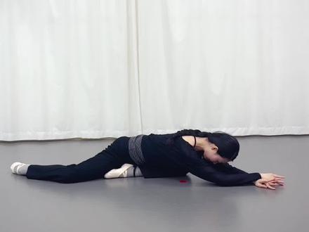 很粗糙的先来一个,最近真的太忙了,忙不过来🥹🥹适合一年级、大班小朋友👧#立春舞蹈 #舞蹈剧目完整版 #舞蹈老师 #舞蹈教学 #春天舞蹈挑战