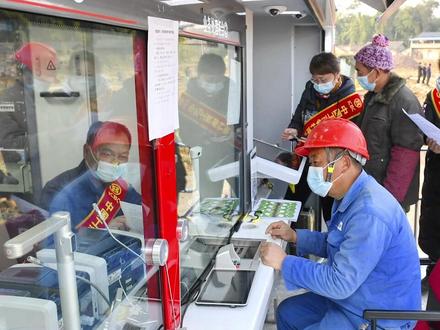 #重庆银保监局:严格限制 #小贷从第三方中介或助贷平台获客