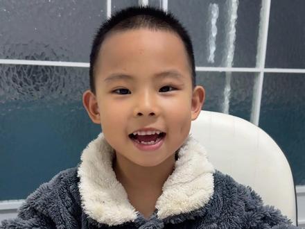 #好多鱼 #海绵宝宝 #海绵宝宝零食 #咔呲咔呲 #吃货 欢迎观看艺严的吃播视频🥳