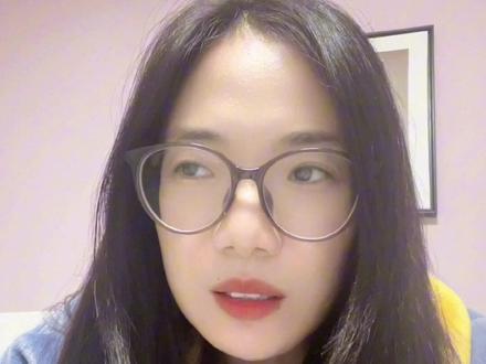我如何才能拥有两个实名认证的帐号 抖音实名认证只能用直系亲属的身份证来认证,爷爷奶奶,外公外婆,爸爸妈妈,兄弟姐妹,孙子孙女,配偶。只有这些才算直系亲属,如果后期想更改成自己的实名认证,必须上传证件证明两人的关系。帐号用别的身份来做认证,有失去控制的风险。很难,很烦。
