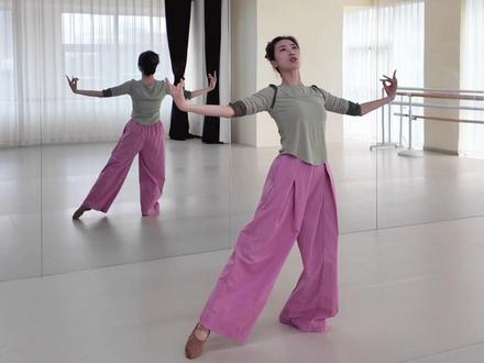 听不懂节奏没关系,我教你卡歌词~#古典舞 #成人舞蹈 #背面演示 #立春舞蹈 #详细分解 原创编舞@王嘉桐🌳