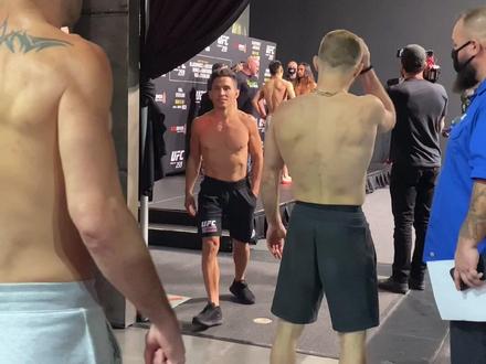 独家视频哈哈,全是格斗高手这次比赛!关注周么 #ufc259