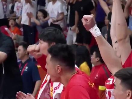 中国男篮第一中锋,亚洲篮球最具影响力的人物。前中国男篮第一人,姚明都得在他之后。 #穆铁柱 #篮球