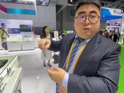缺牙患者的福音!士卓曼BLX种植体首次亮相,患者术后愈合时间减半 #种植牙 #第四届进博会