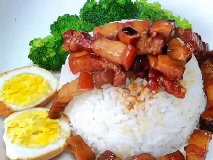 这个台式卤肉饭,是我以前在一个台湾餐厅的,一道特色菜,今天把做法分享给大家。#美食教程 #卤肉饭 @抖音创作者中心 @DOU+小助手 @臧大厨教做菜