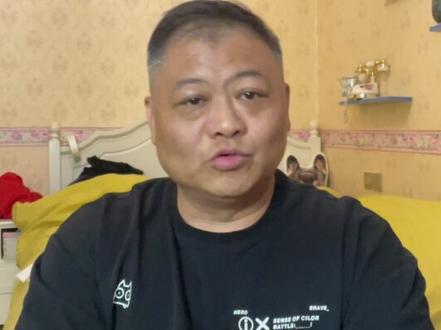 狗狗总舔你,其实是有话给你说#狗狗 #狗是人类最忠诚的朋友 #新手养狗 #狗子的迷惑行为