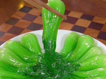 过年的餐桌上学会这道香菇油菜能锦上添花,做法简单,好看又好吃#香菇油菜 #年夜菜 #美食推存官 #日食记