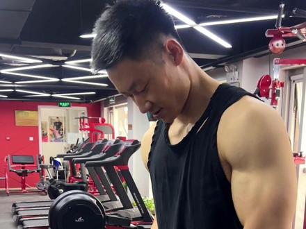 训练手滑手掌心爱出汗的镁粉是个不错的选择,速干还有香味!#健身 #力量训练 #好东西一起分享