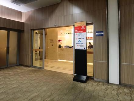 吃喝种类丰富,上海浦东国际机场T1东方航空V36贵宾休息室体验