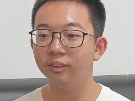 6月24日, 据东南早报消息,泉州五中历史组考生卓孟毅在今年的高考中总分678分,其中语文考了满分150分,震惊众多网友,多位网友在评论区留言称赞。#福建一高考生语文满分