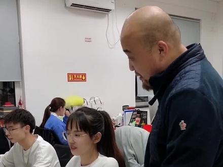 年会前一晚,老板让我打印1300人的桌牌…#办公技巧 #excel #年会 @抖音小助手